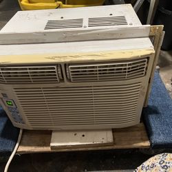 Window AC , 6,000 Btu