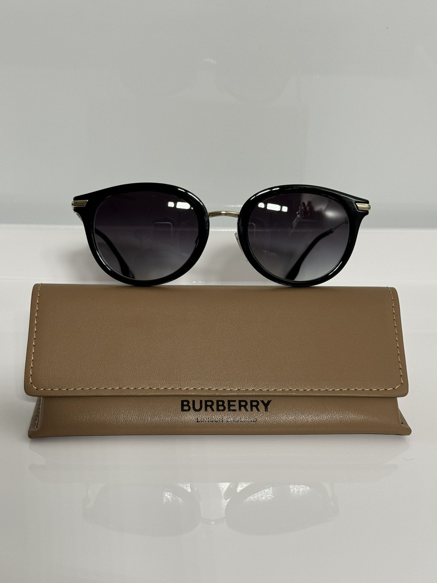 New Burberry 4398D 3001/8G Black Round Acetate Unisex Sunglasses 50mm