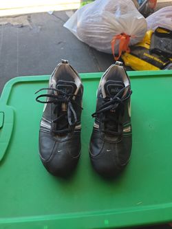 Girls Nike baseball cleats size 8.5