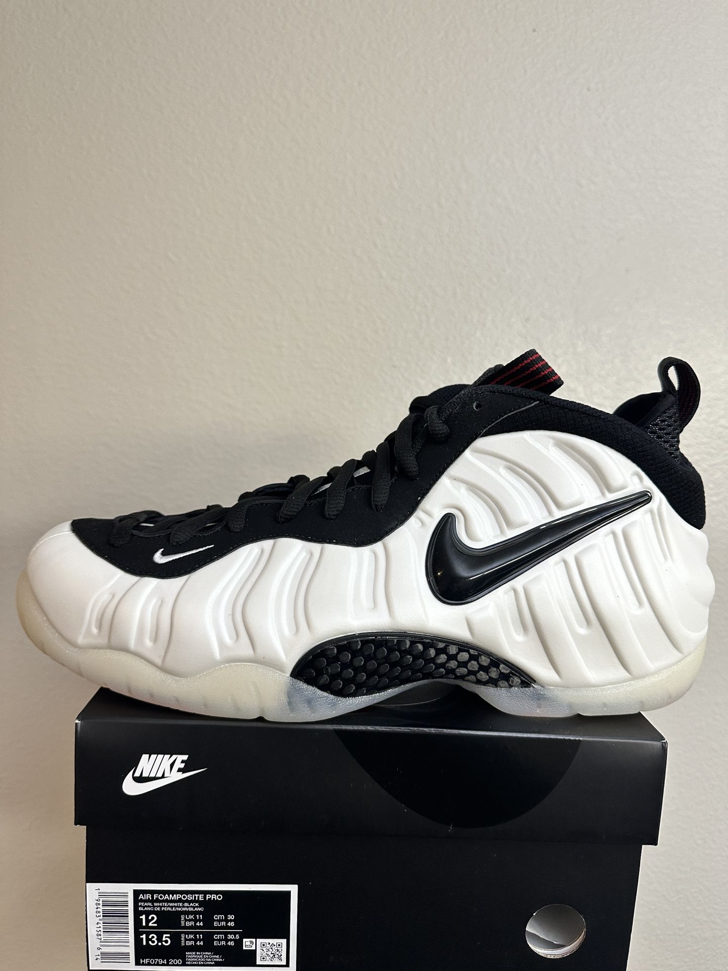 Men Nike Air Foamposite pro pearl Size 12