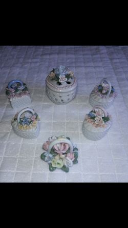 5 Porcelain Mini Jewelry Boxes