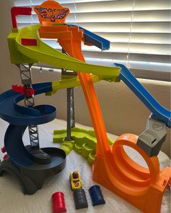 Little people hot wheels