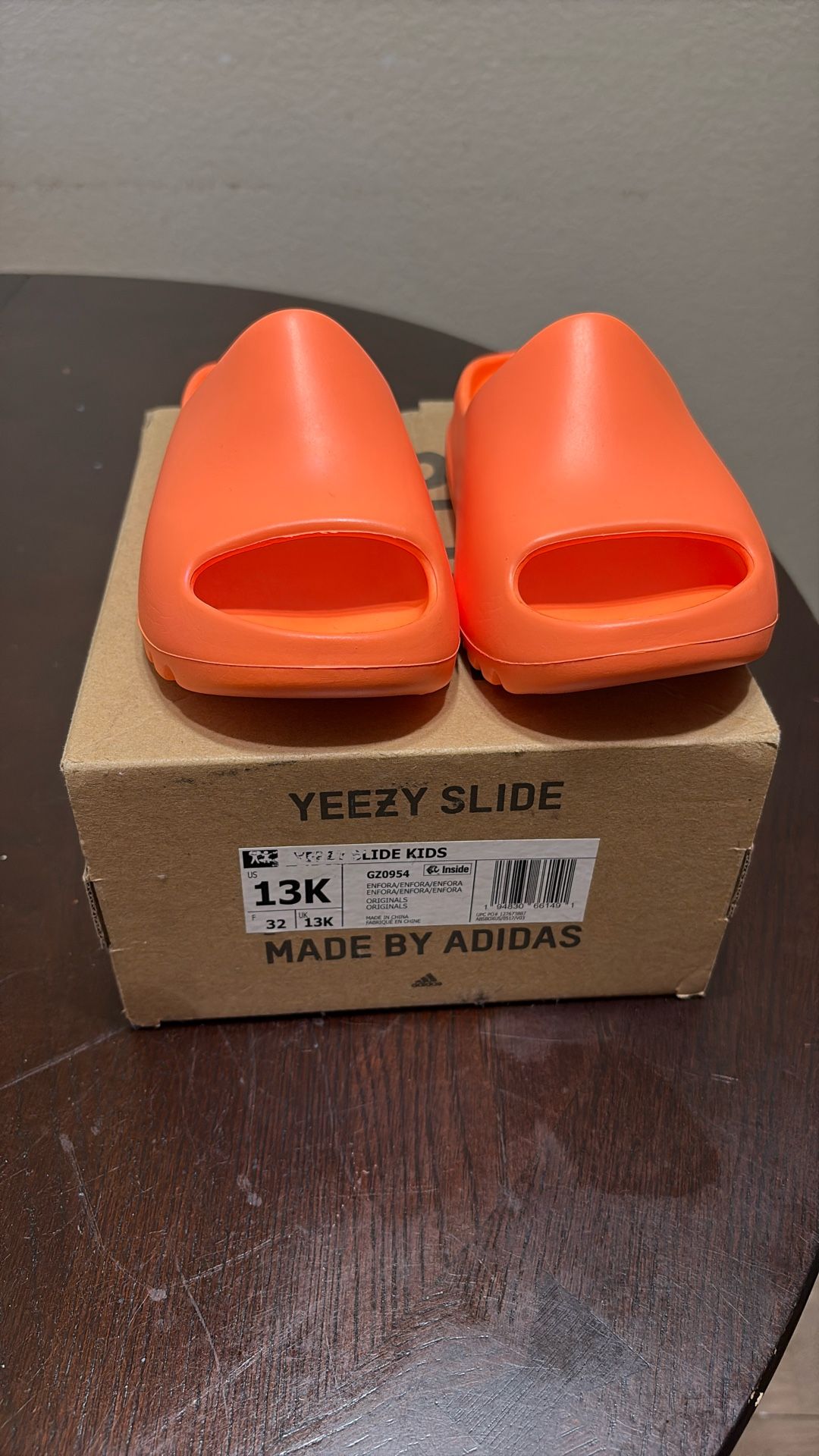 Yeezy Slides 13k Orange ? 
