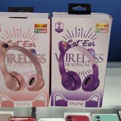 KIDS WIRELESS BLUETOOTH HEADSET WITH CAT EAR LIGHTING COLORS