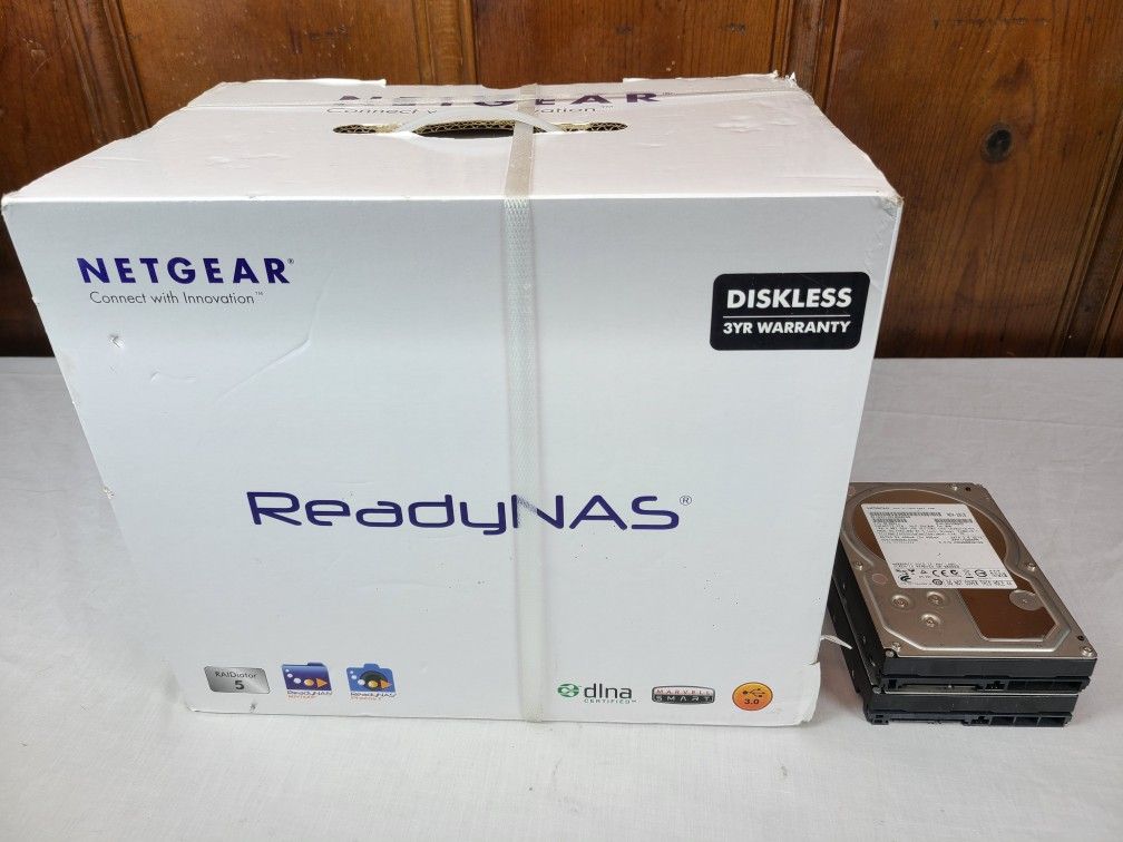 New NAS Network Storage unit Netgear ReadyNAS NV+ V2 + 2x 2TB