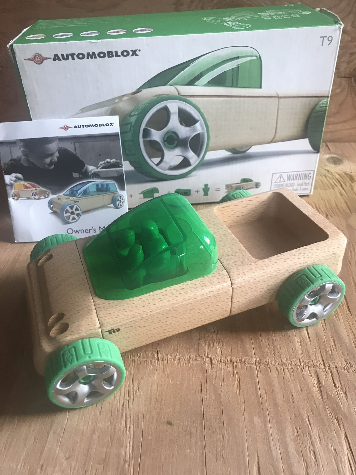 Automoblox T9 Green Pickup Truck by Calello (Full Size)