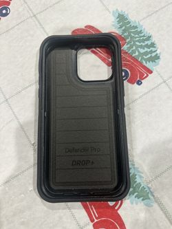 iPhone 14 Pro Max Defender Pro Series black case and belt black holster