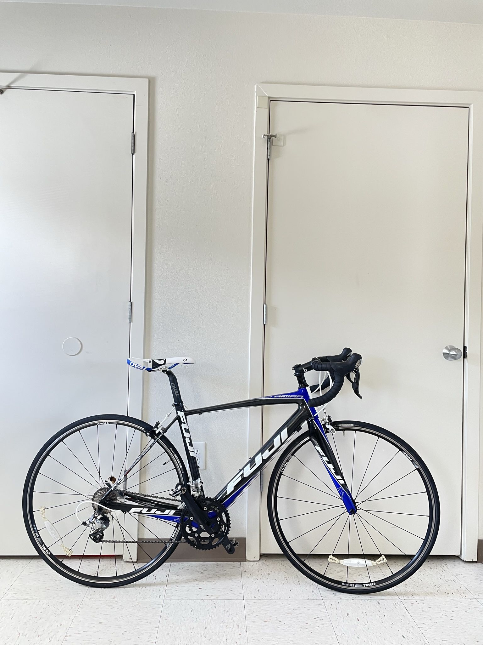 Fuji Altamira 3.0 Full Carbon Road bike 