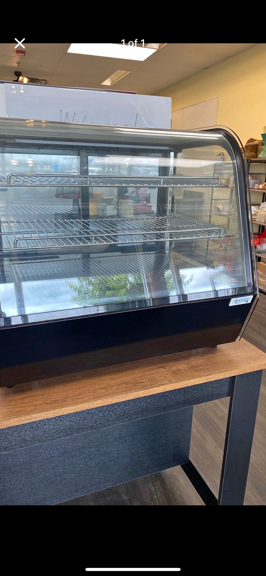 Refrigerator countertop display