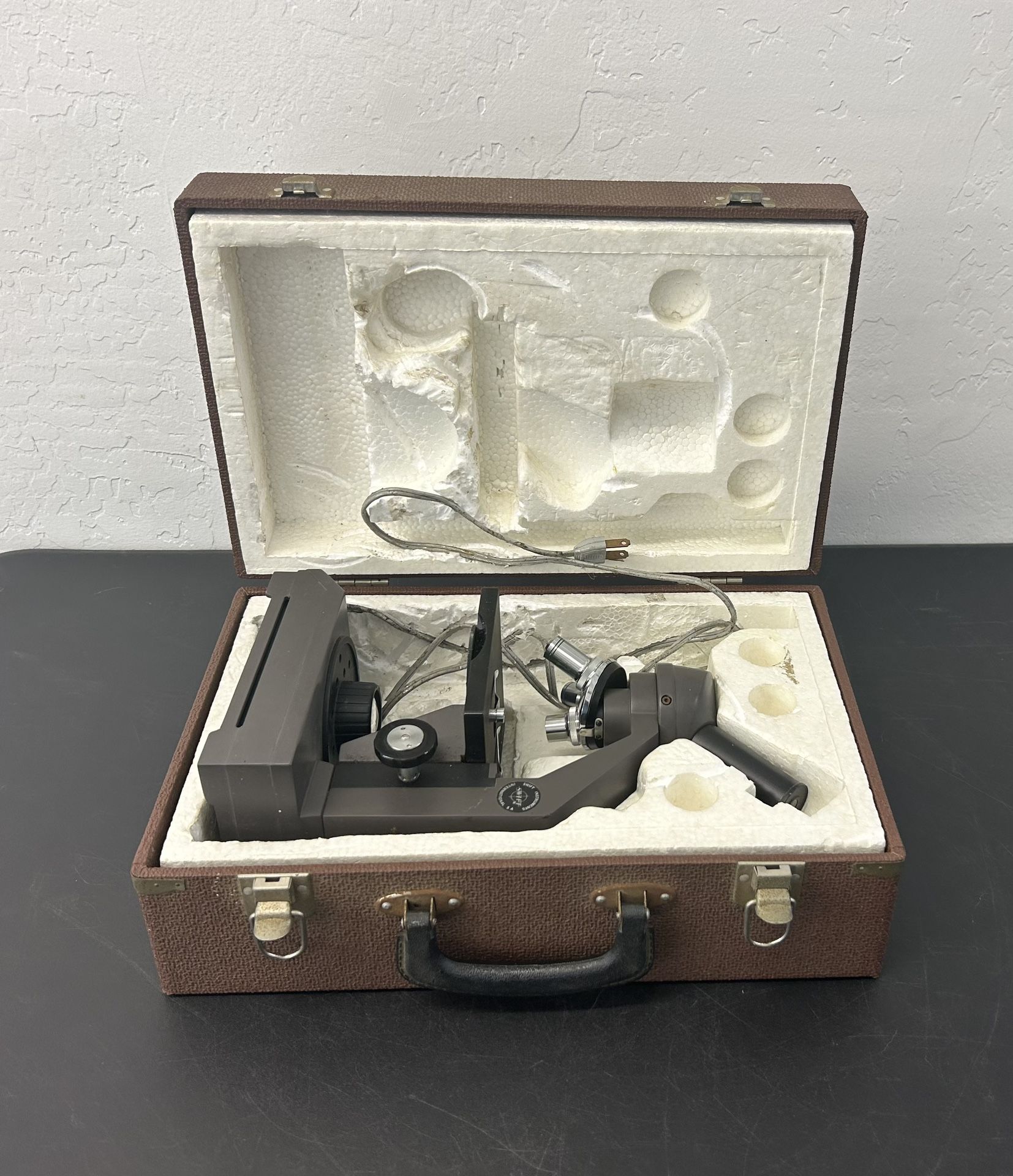 Vintage SWIFT Instruments “Microscope #2240” Made In Japan(pre-owned)