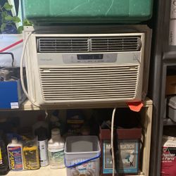 Window A/C Works Great And Cools Great