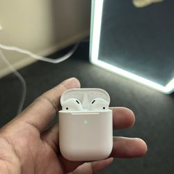 Apple AirPods 2nd Gen