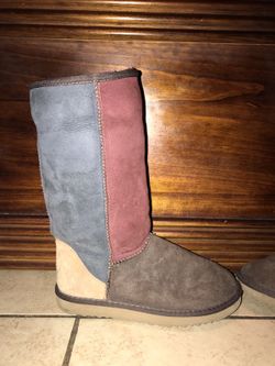 UGGS multicolor tall boot size W6