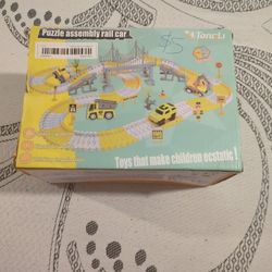 Toys- Track & Bridge  w/4  Trucks