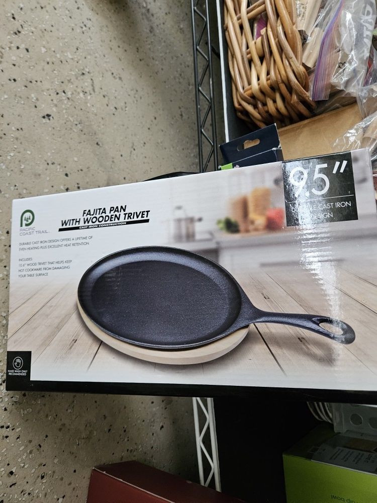 New 9.5 Fajita Pan And Trivet