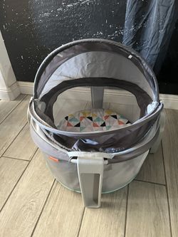 baby playpen/sleeper