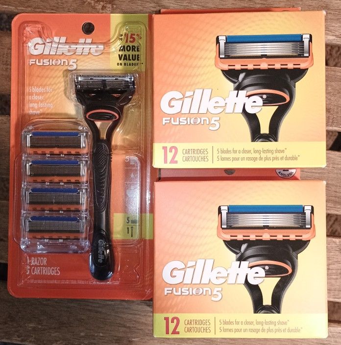 Brand New Gillette Fusion 5 Razor With 29 New Cartridges.