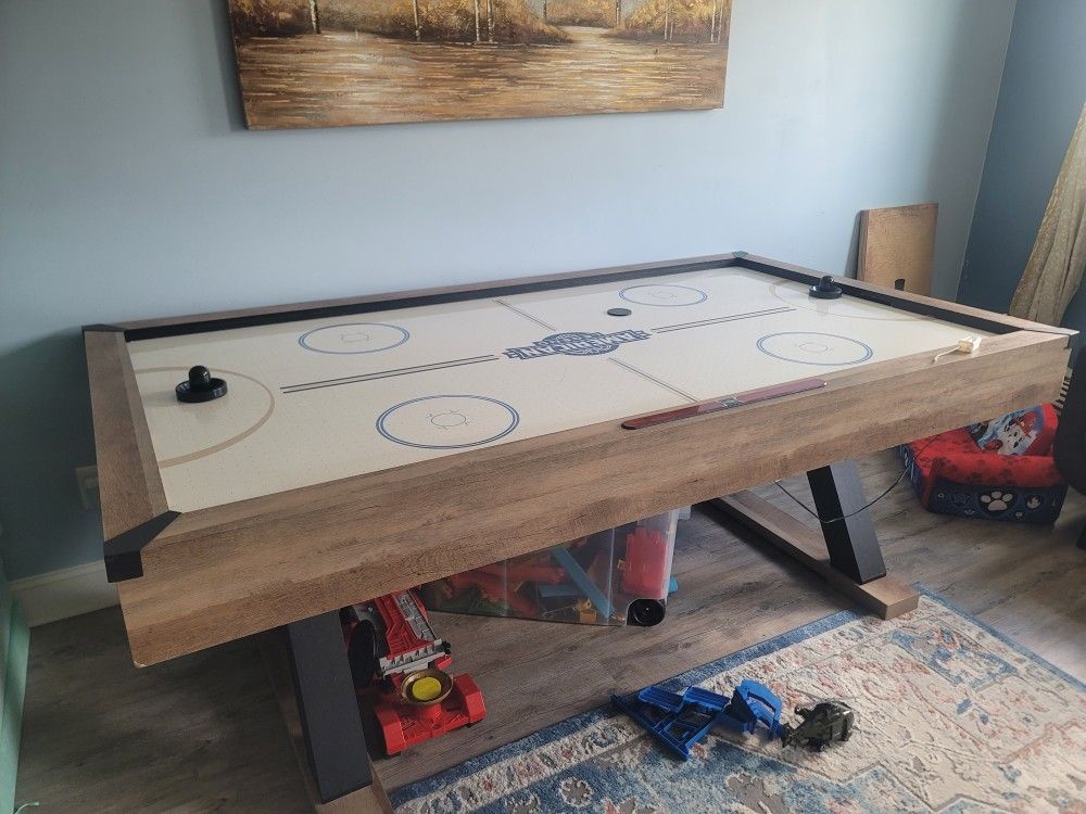 Air Hockey Table