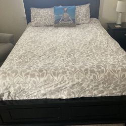 🎁BLACK COLOR  QUEEN SiZE BED FRAME-SOLID WOOD🎁