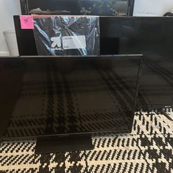 Smart TVs 32” Roku HD And 24” Orion
