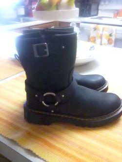 Kids doc martens