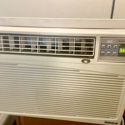 Admiral 12,000 BTU Air conditioner in like new condition