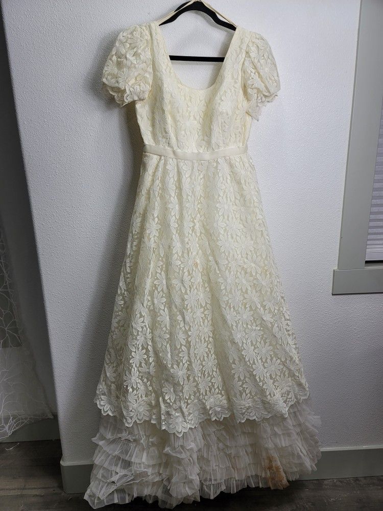 Nadine vintage white-cream gown dress 9 size