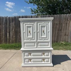 Dresser 41”W x 22”D x 61”H