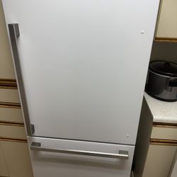 Refrigerator For Sale