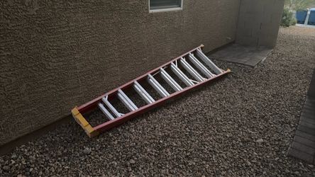 10 foot fiberglass Werner ladder almost brand new