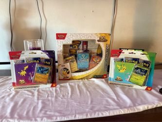 Pokémon TCG 30th Celebration Collection Bundle