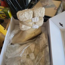 Guess Woman Boots Size 10