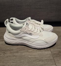 Men's Crosspath MTE Vans - Size 10.5