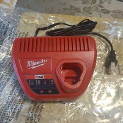 Milwaukee M12 Charger