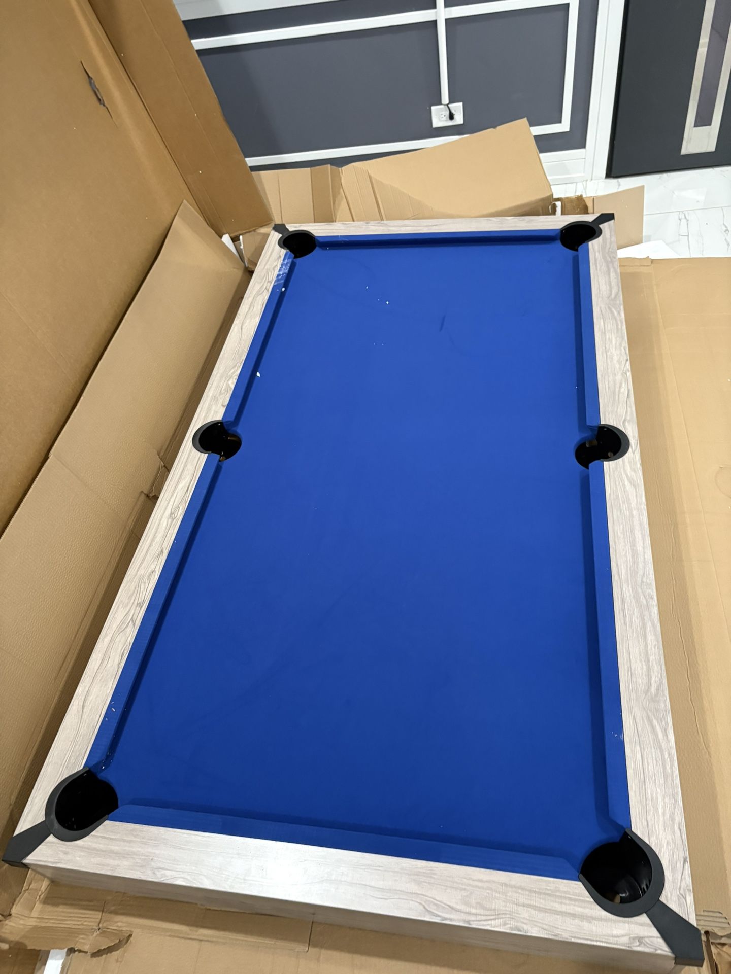 Pool table Brand New.!