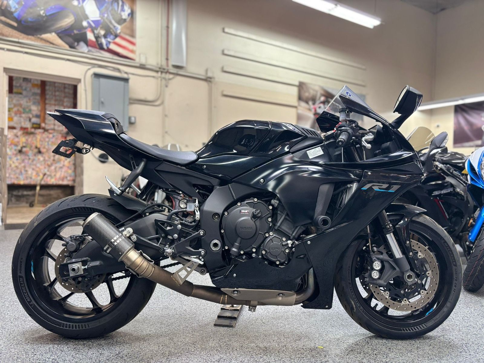 2023 Yamaha R1