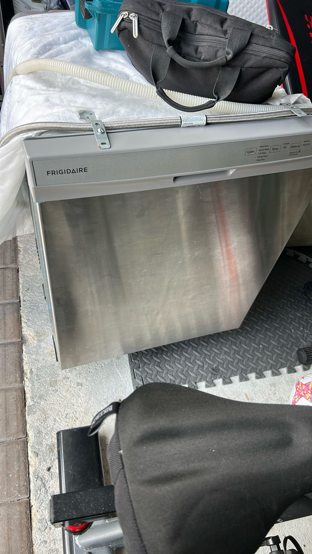 Dishwasher Frigidaire 24”