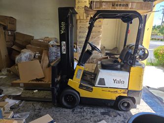 Yale forklift. Good working. New battery.