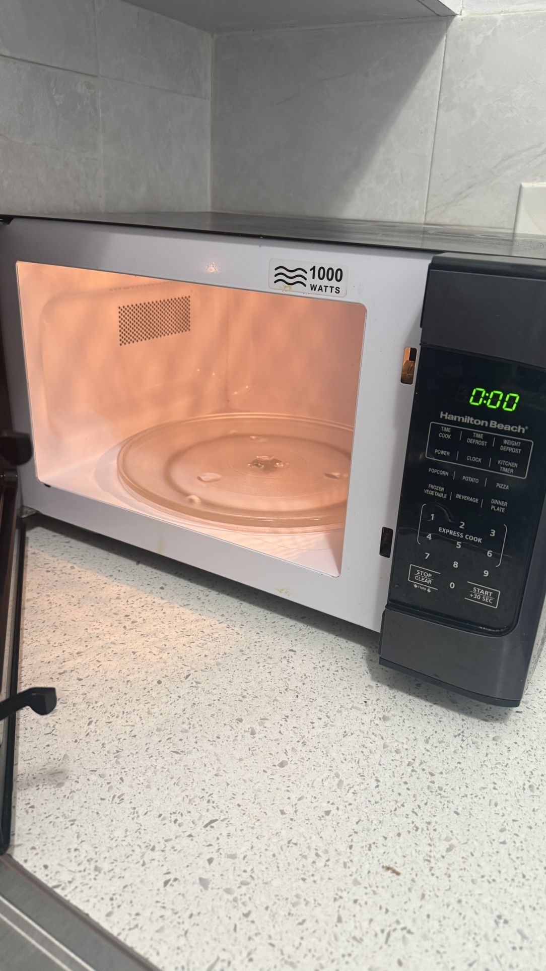 Microondas Hamilton Beach.