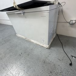 Freezer chest large