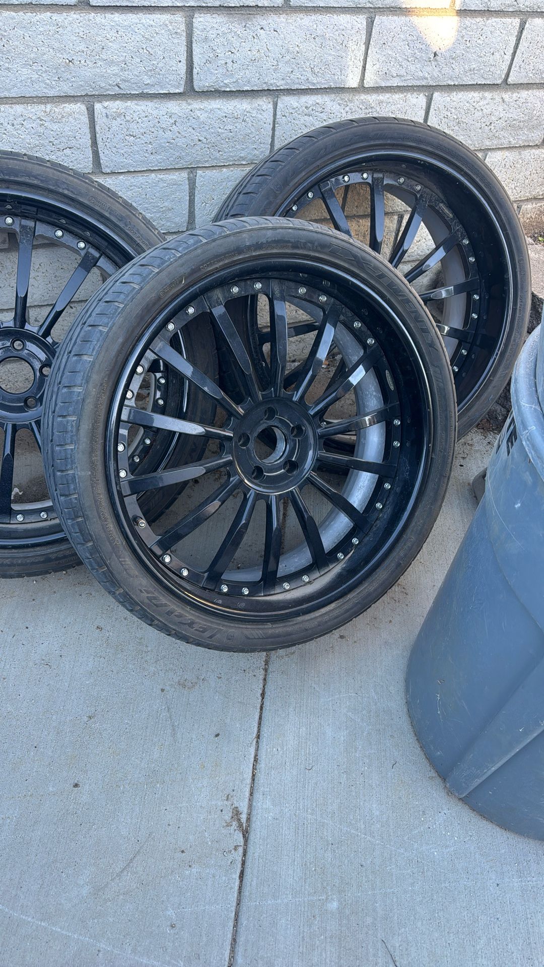 24” Forgiato Wheels 5 Lug Came Off A Range Rover