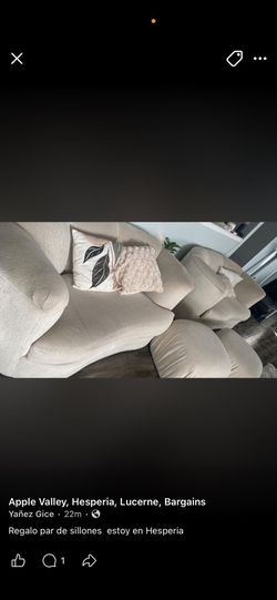 2 Cream Love Couches With 2 Ottomans