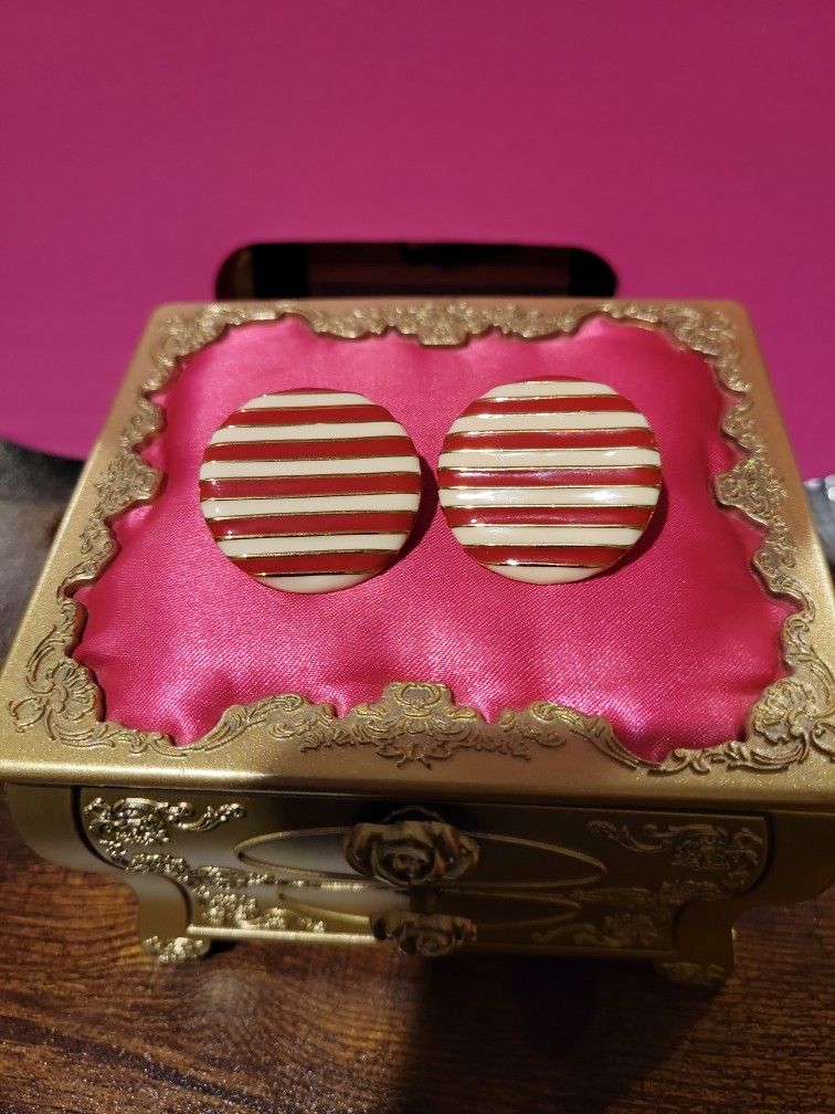 Joan Rivers Vintage Round Goldtone Red and White Cream Enamel Earrings F9