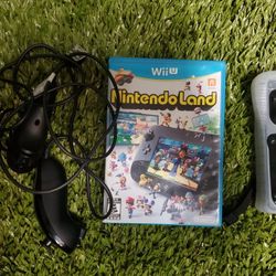 Nintendo Land WII U And Motion Plus Controller With 2 Nunchucks All OME