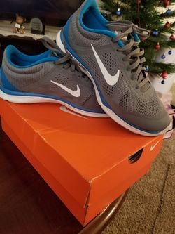 WOMEN'S NIKE'S SHOES