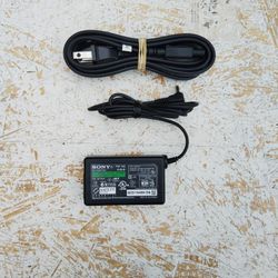 New Genuine Sony OEM PSP-100 AC Adaptor/Chargers