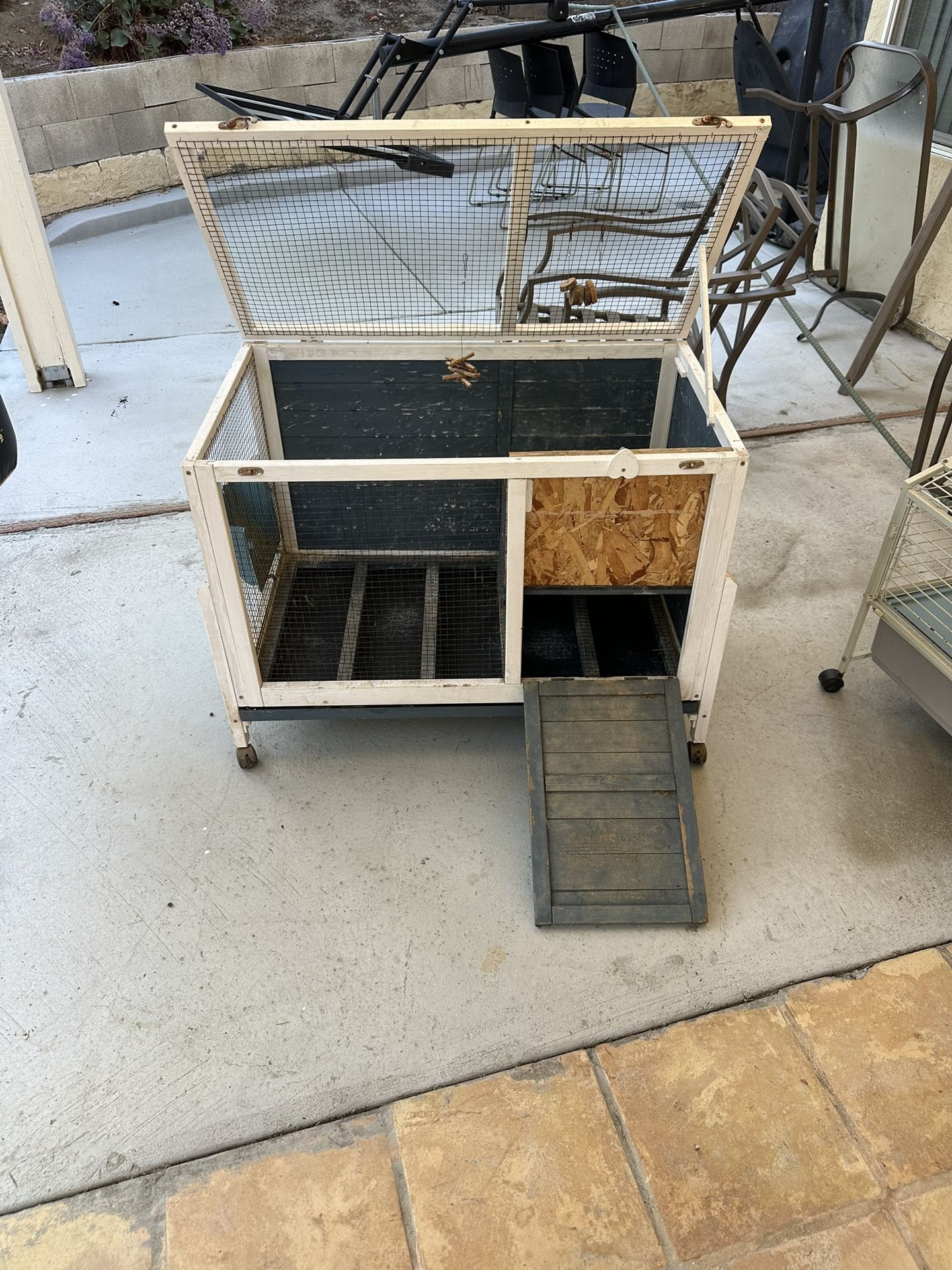 Rabbit Cage 