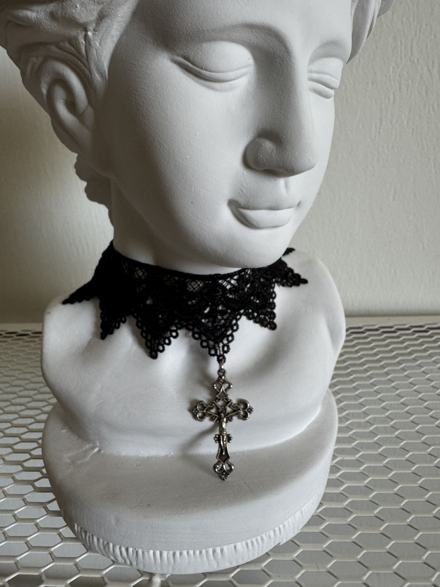 Choker Necklace cross