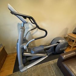 LIKE NEW! Precor Elliptical Machine!! $700 OBO