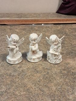 Figurine set of 3